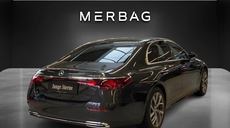 Mercedes-Benz - E 300 de 4MATIC Limousine