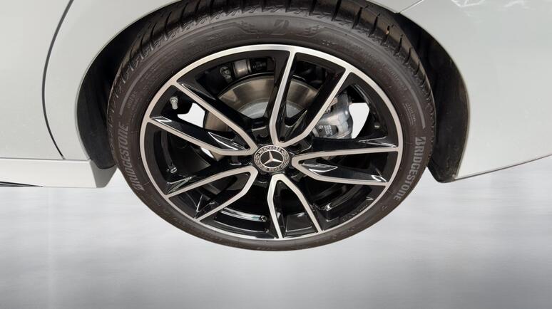 Mercedes-Benz - CLA 200 d Shooting Brake AMG Line