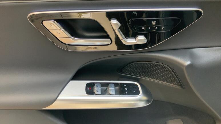 Mercedes-Benz - E 300 de 4MATIC T-Modell