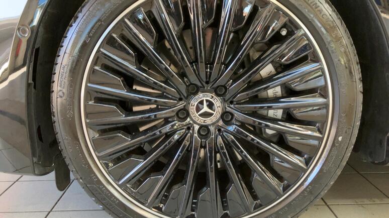 Mercedes-Benz - E 220 d Limousine