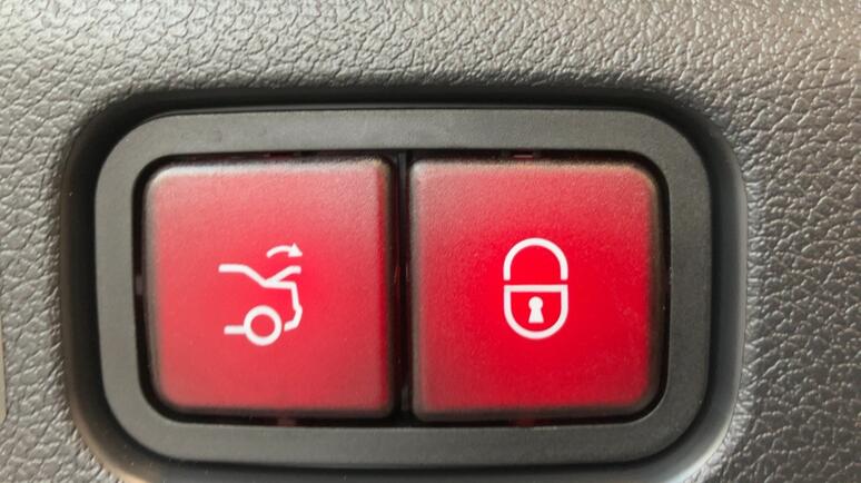 Mercedes-Benz - E 220 d Limousine