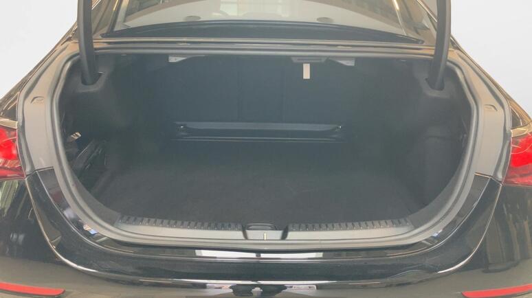Mercedes-Benz - E 200 d Limousine