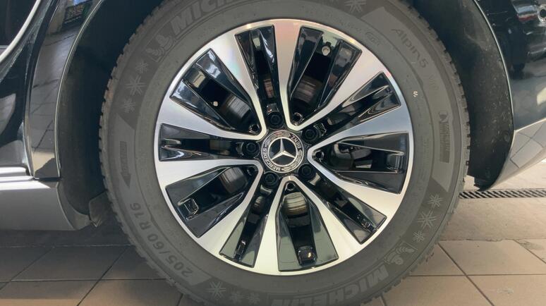 Mercedes-Benz - A 180 d Kompaktlimousine Österreich-Edition