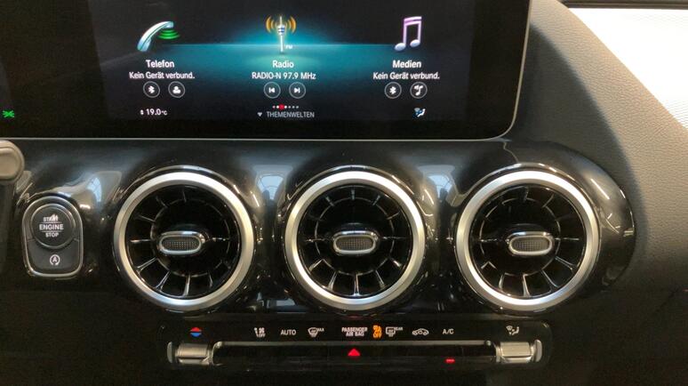 Mercedes-Benz - B 180