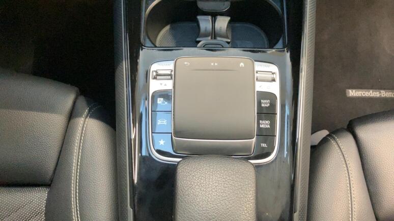 Mercedes-Benz - B 180