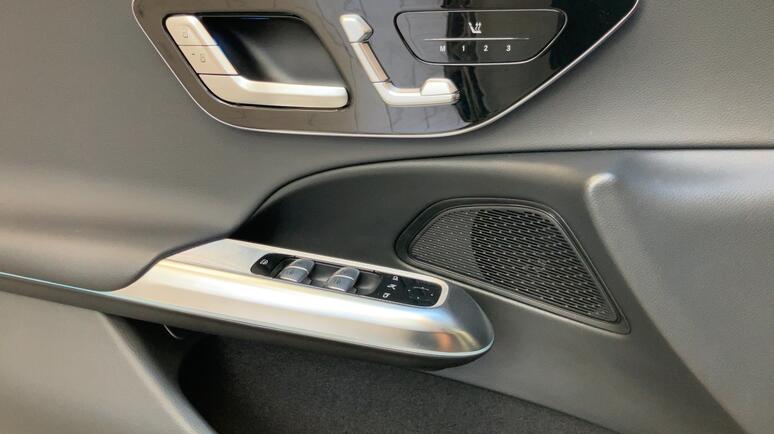 Mercedes-Benz - E 300 de 4MATIC T-Modell mit EQ Hybrid Technologie