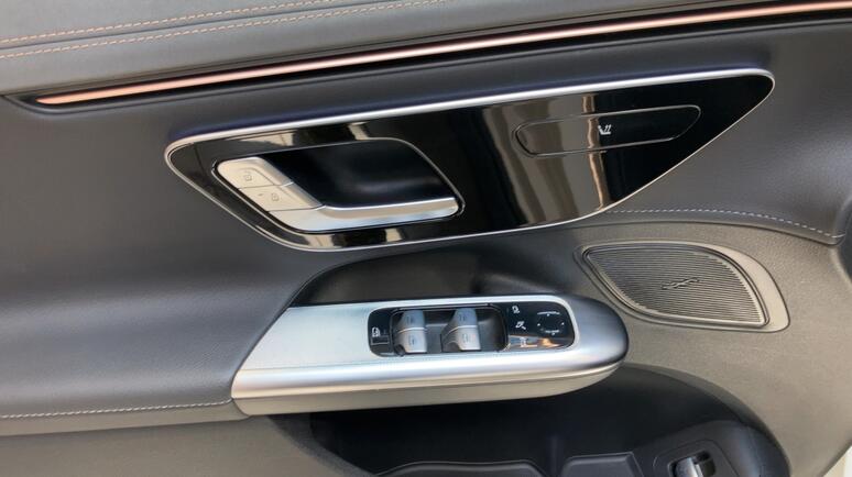 Mercedes-Benz - EQE 300 Österreich-Edition
