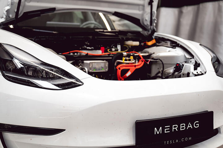 Tesla Approved Body Shop Service