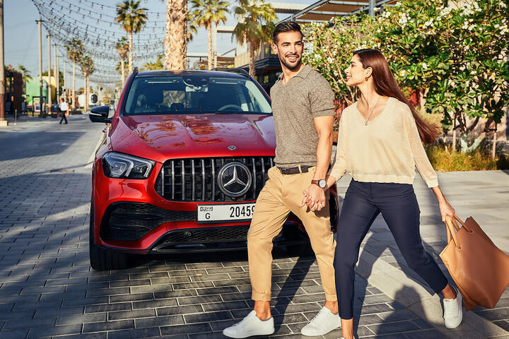 Direkt mit Ihrem Mercedes-Benz verbunden - die Mercedes-Benz App.