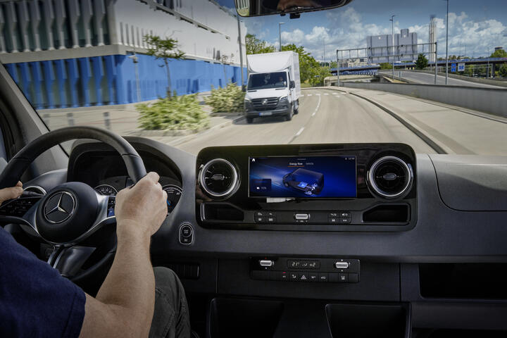 Mercedes-Benz eSprinter Kastenwagen_Fahrercockpit