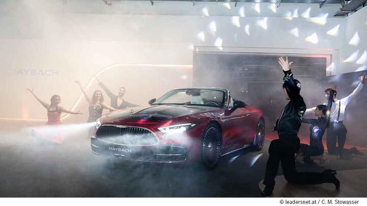 Eröffnung der Maybach-Lounge_der Maybach SL 680 wird präsentiert