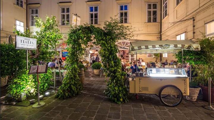 Kooperation mit Barbaro_Haupteingang zur Pizzeria