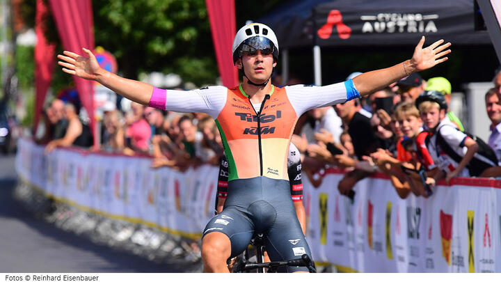 Jubel von Tim Wafler bei Zieleinfahrt