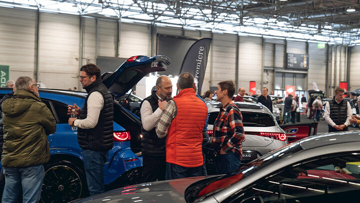 Vienna Drive_großes Interesse an den Mercedes-Benz Fahrzeugen