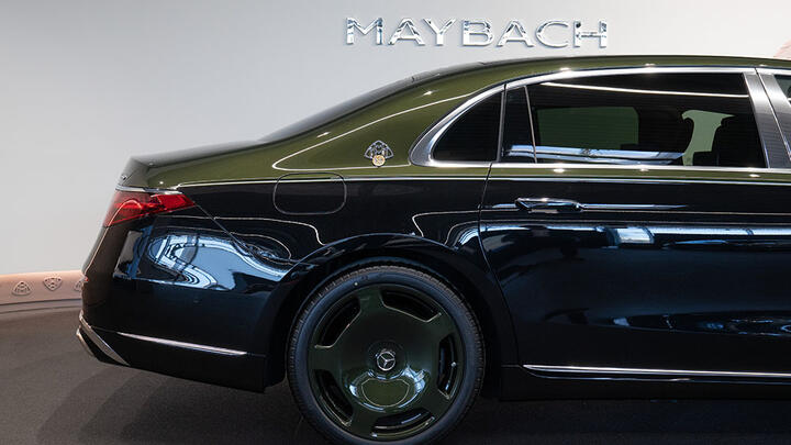 Mercedes Maybach V12 Edition_seitlich mit Emblem