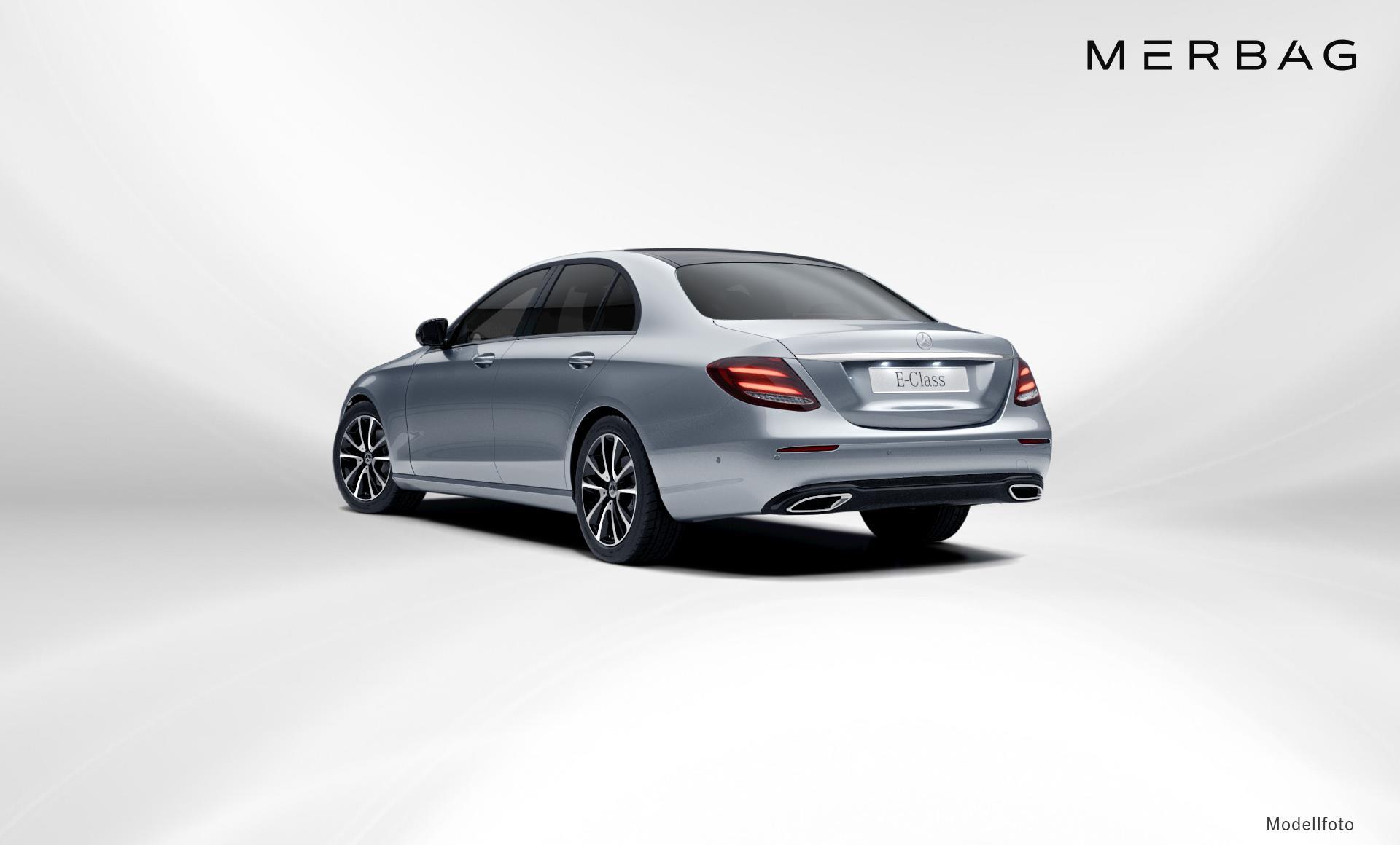 Mercedes-Benz - E 220 d 4MATIC Limousine Austria Edition