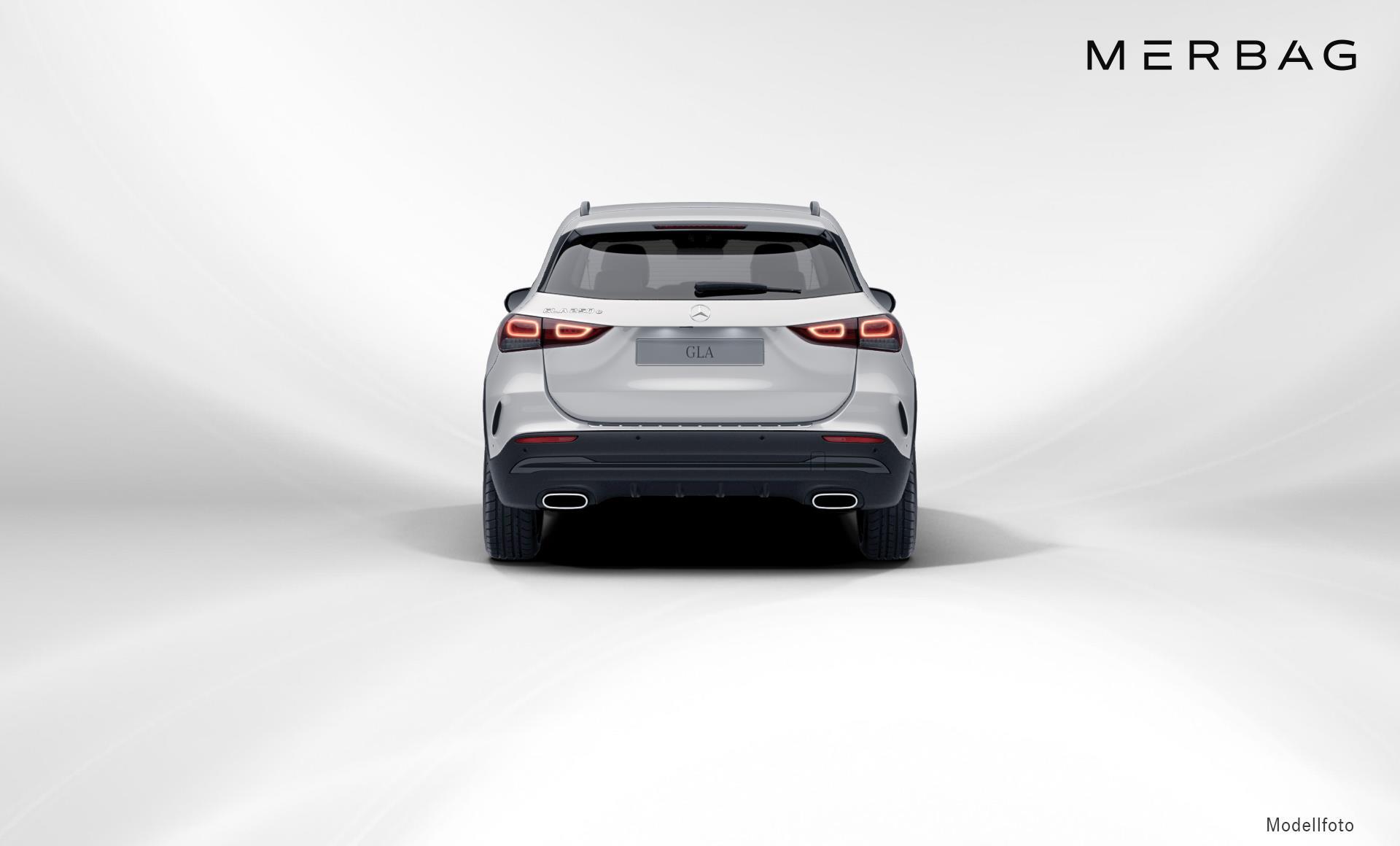 Mercedes-Benz - GLA 250e AMG Line