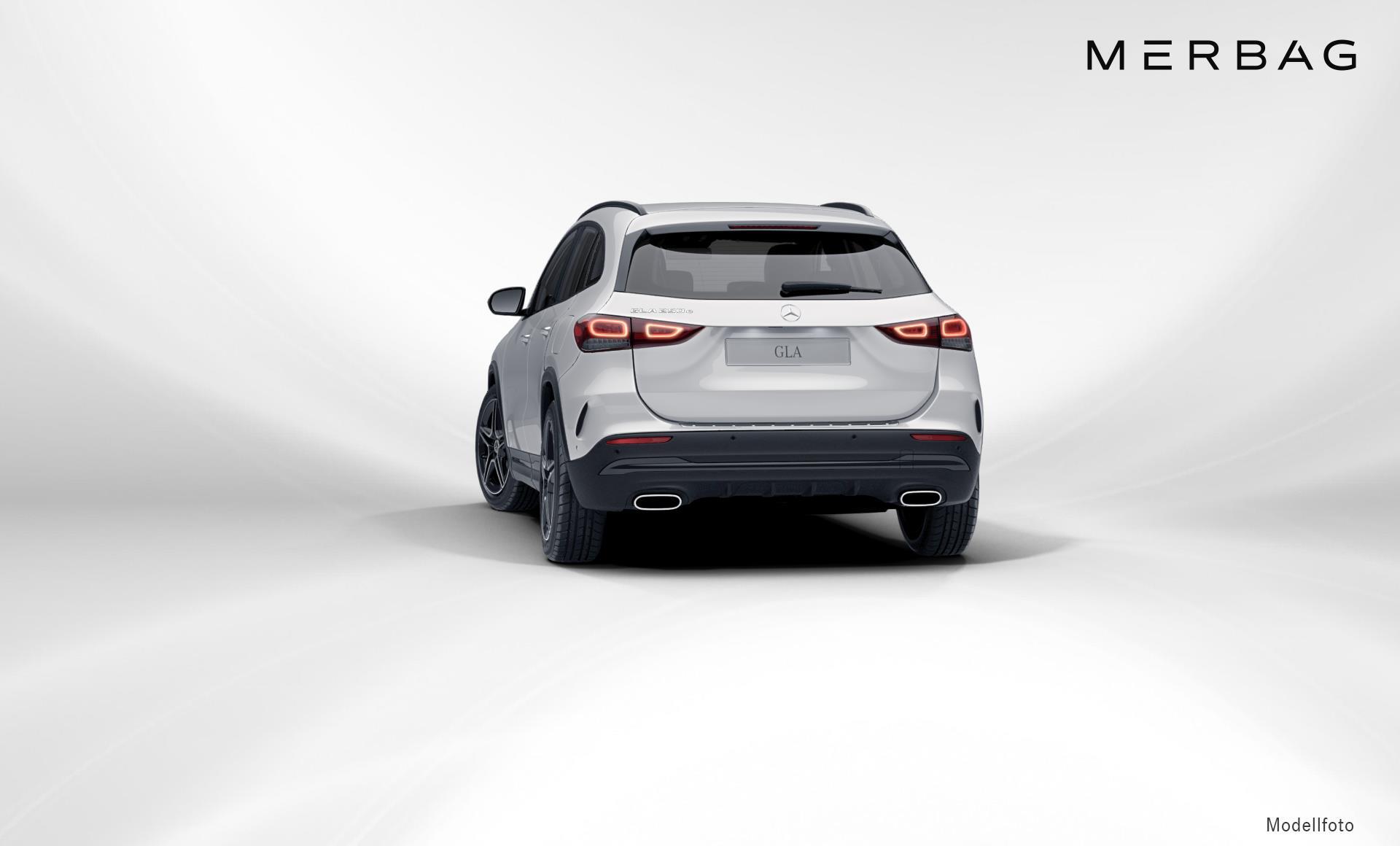 Mercedes-Benz - GLA 250e AMG Line