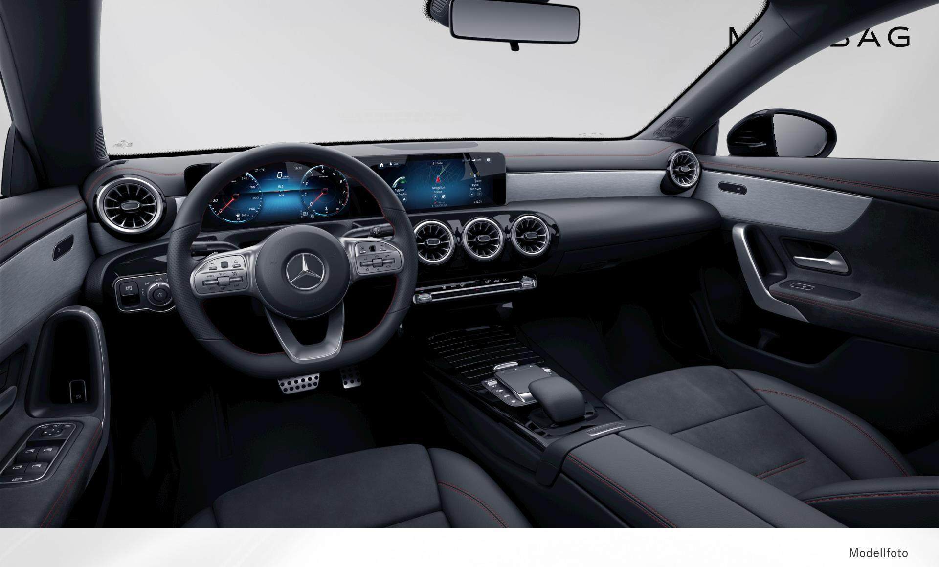 Mercedes-Benz - CLA 180 Coupé AMG Line