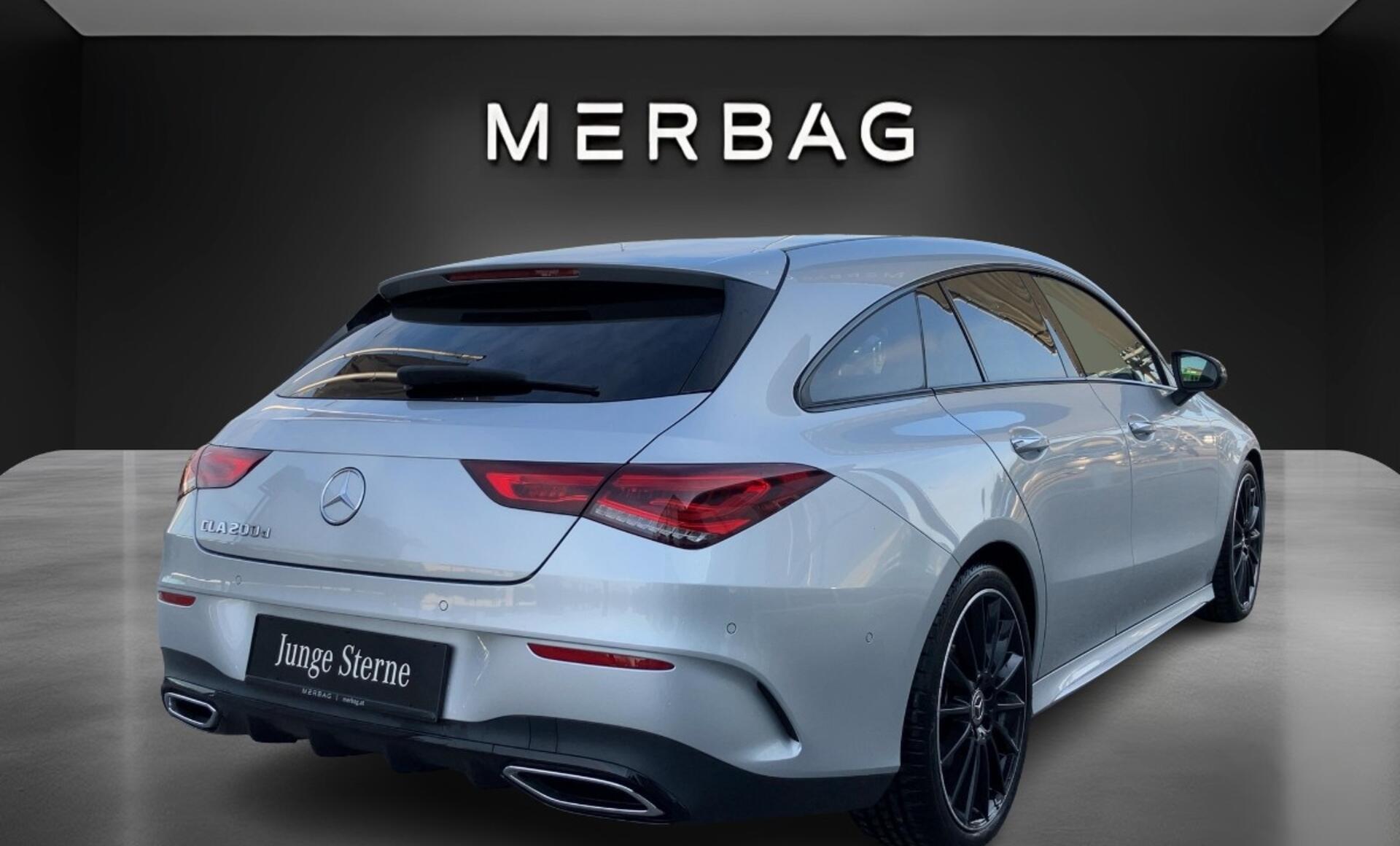 Mercedes-Benz - CLA 200d Shooting Brake AMG Line Panoramadach