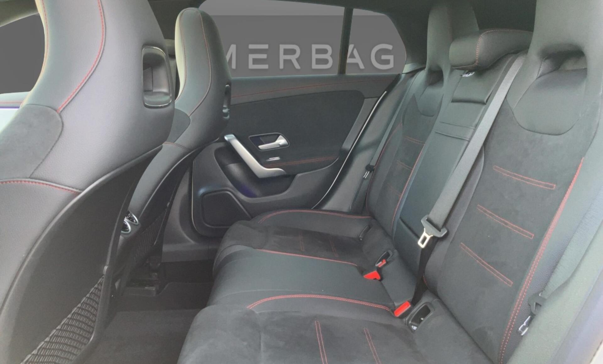 Mercedes-Benz - CLA 200d Shooting Brake AMG Line Panoramadach