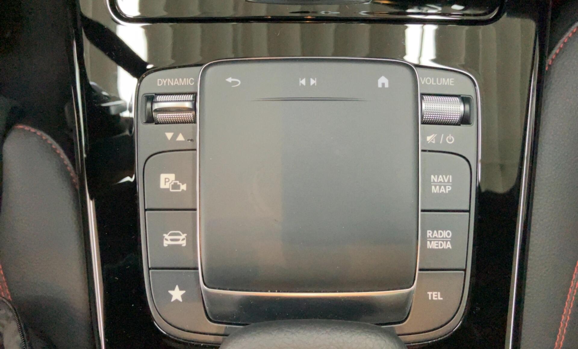 Mercedes-Benz - CLA 200 d Coupé AMG Line Premium Paket