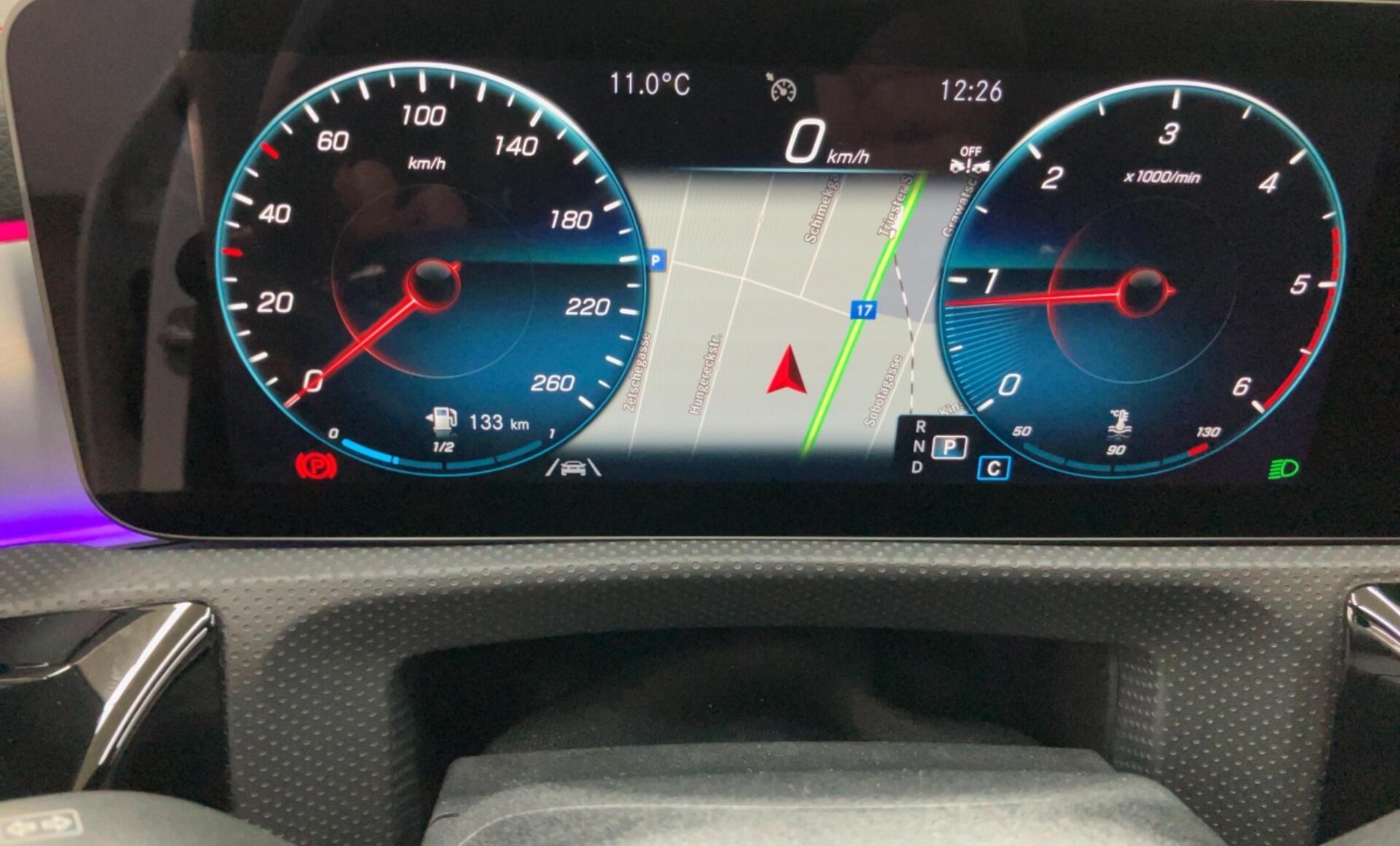Mercedes-Benz - CLA 200 d Coupé AMG Line Premium Paket