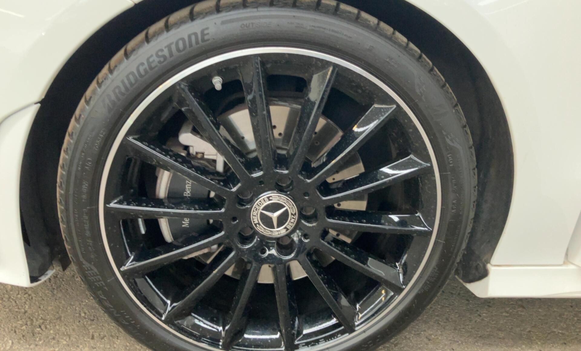 Mercedes-Benz - CLA 200 d Coupé AMG Line Premium Paket
