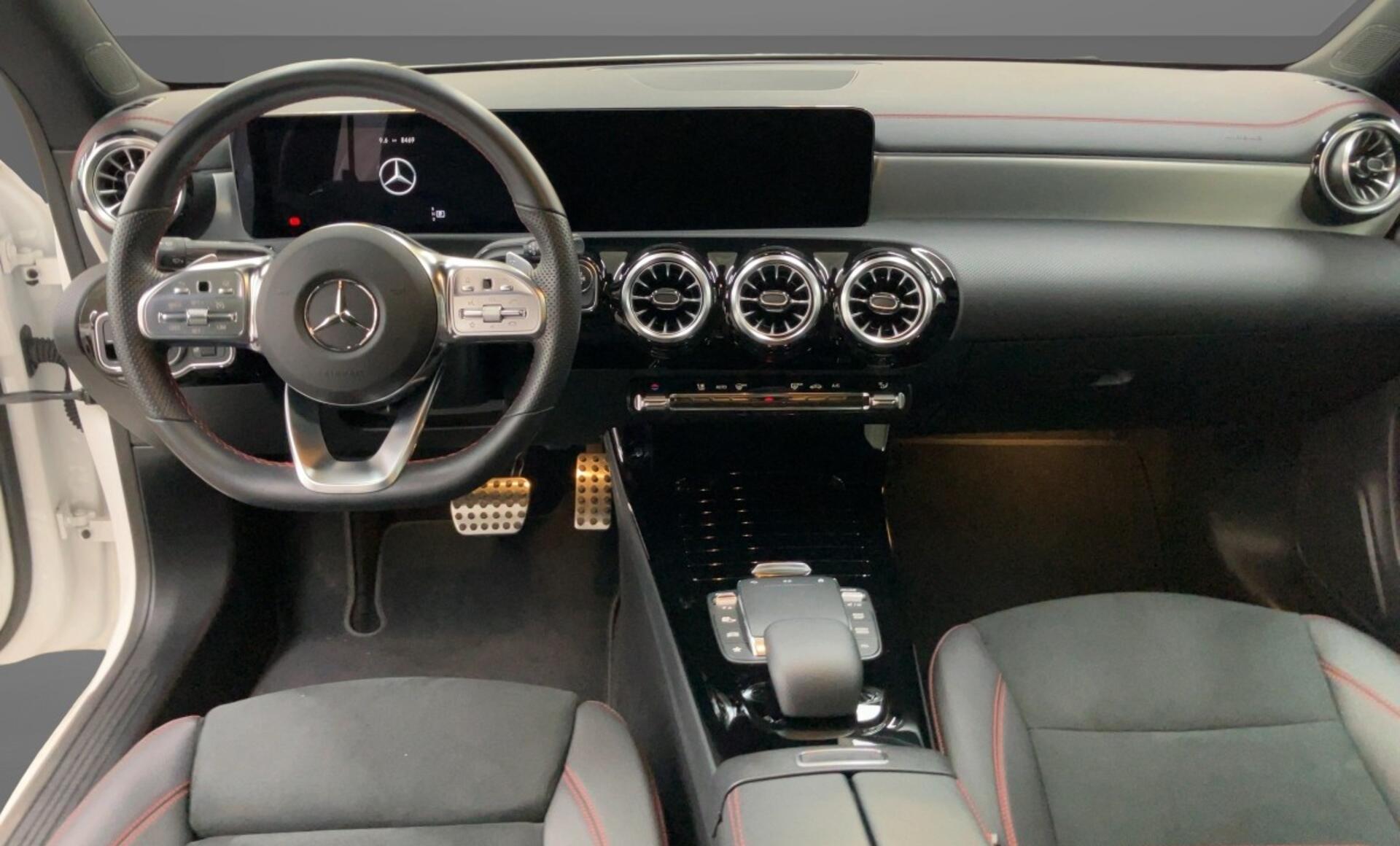 Mercedes-Benz - CLA 200 d Coupé AMG Line Premium Paket