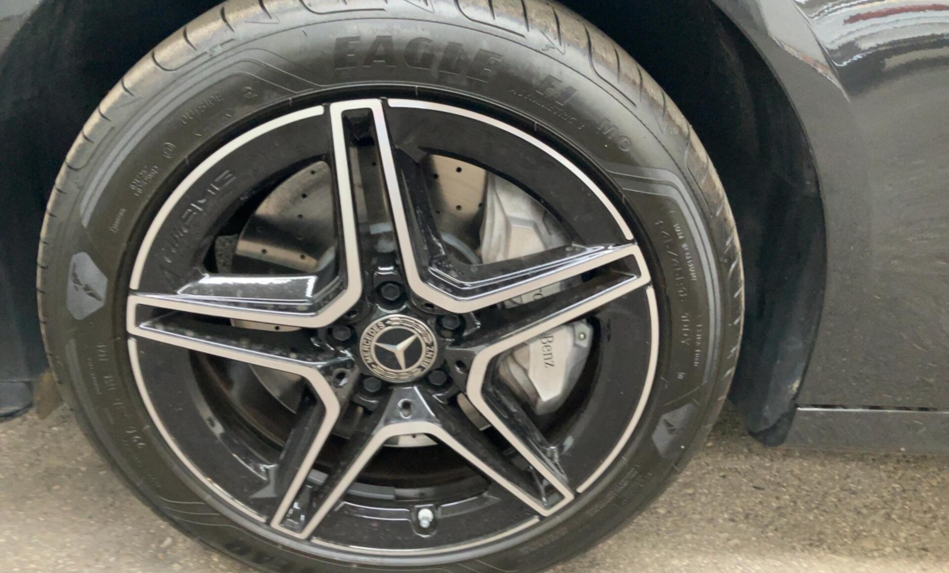 Mercedes-Benz - E 300 de 4MATIC AMG Line Premium Paket