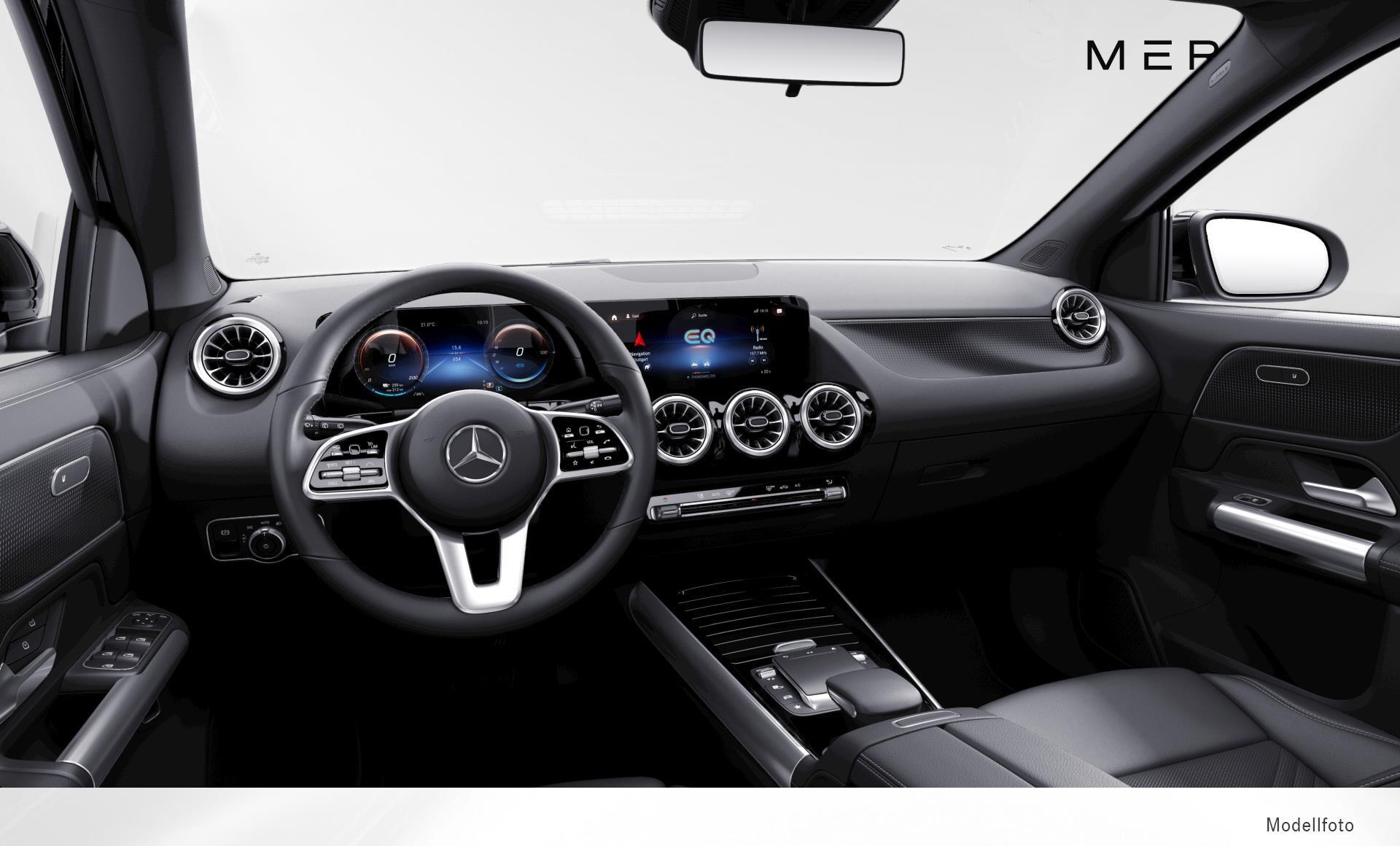 Mercedes-Benz - EQA 300 4Matic