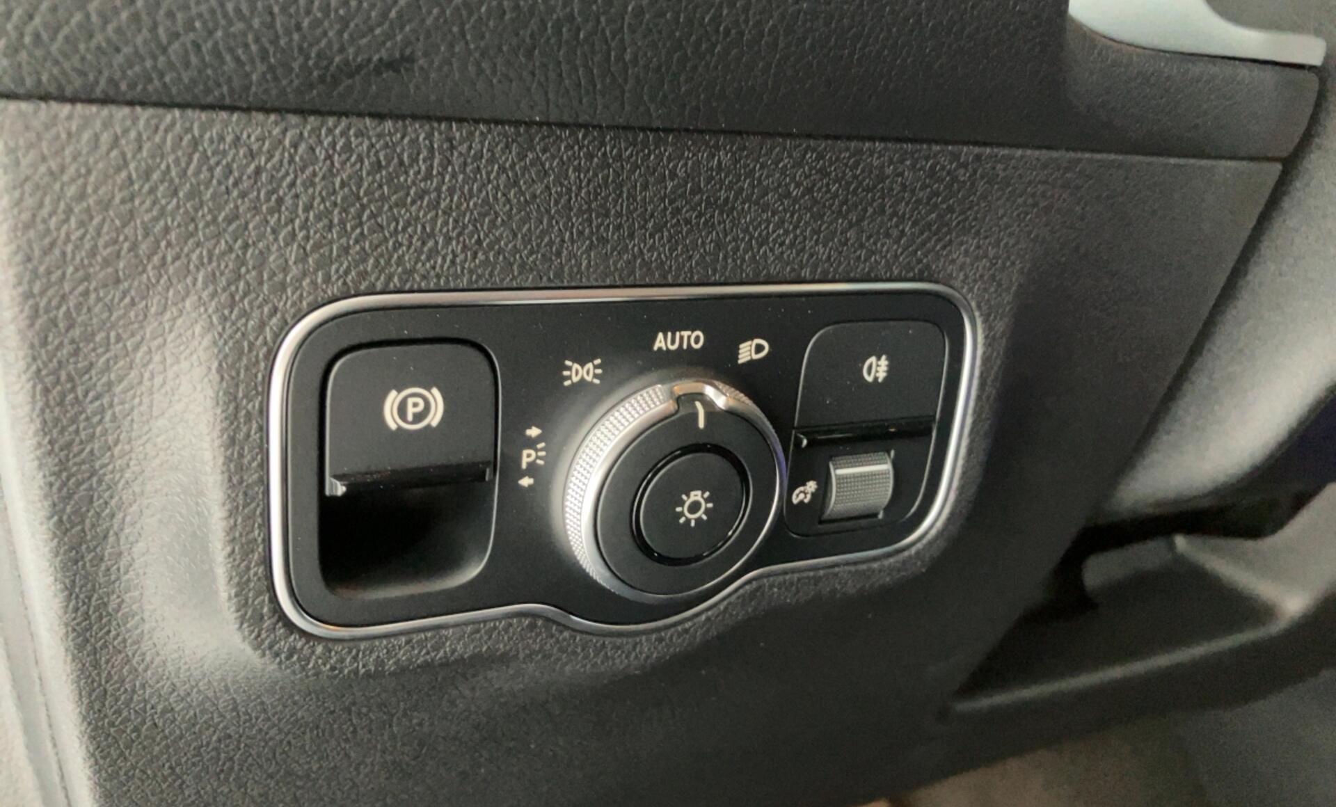 Mercedes-Benz - GLB 180 d Premium Paket
