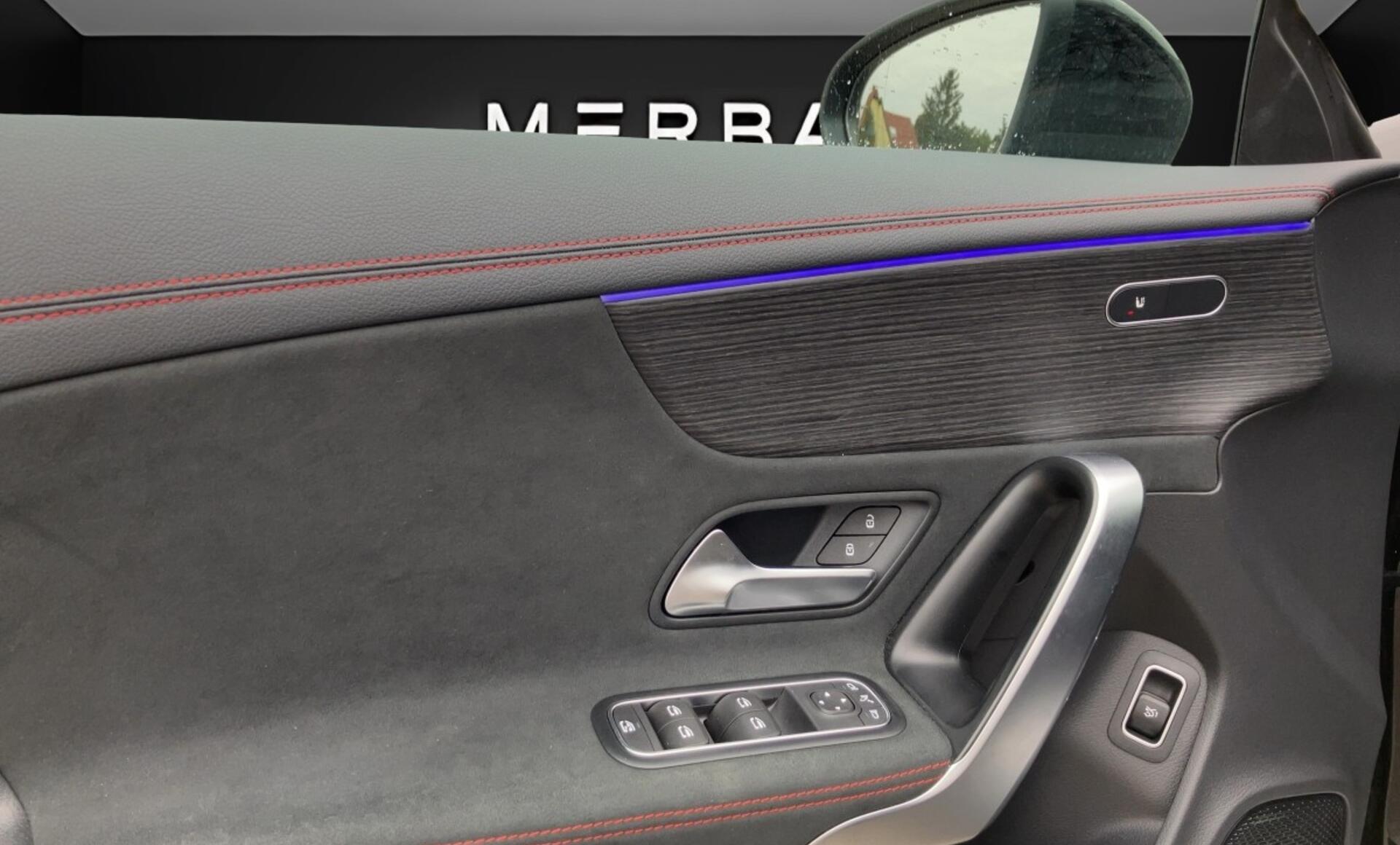 Mercedes-Benz - CLA 180 Coupé AMG Line