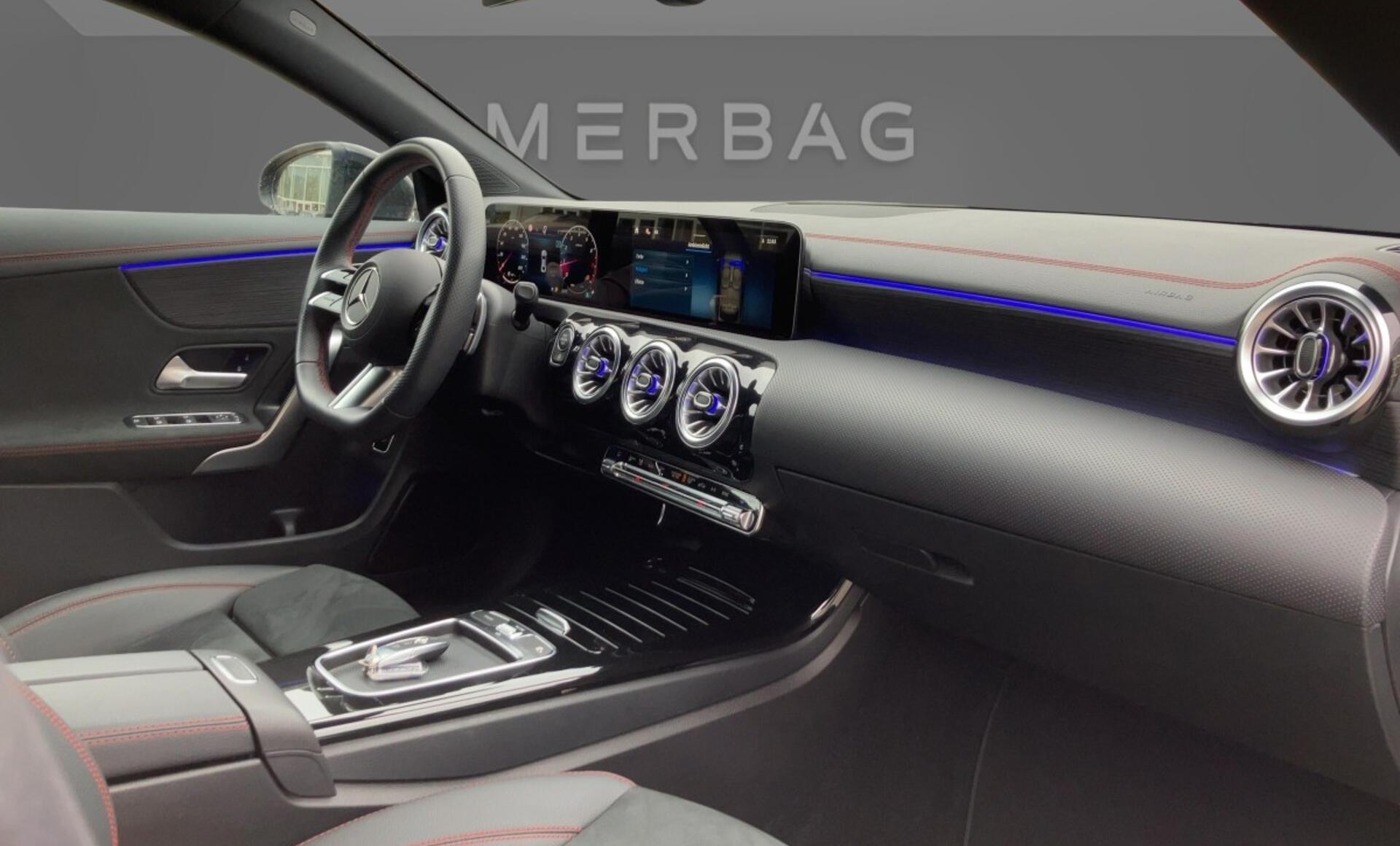 Mercedes-Benz - CLA 180 Coupé AMG Line