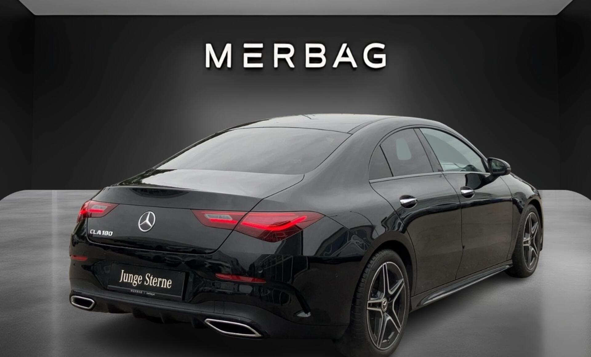 Mercedes-Benz - CLA 180 Coupé AMG Line