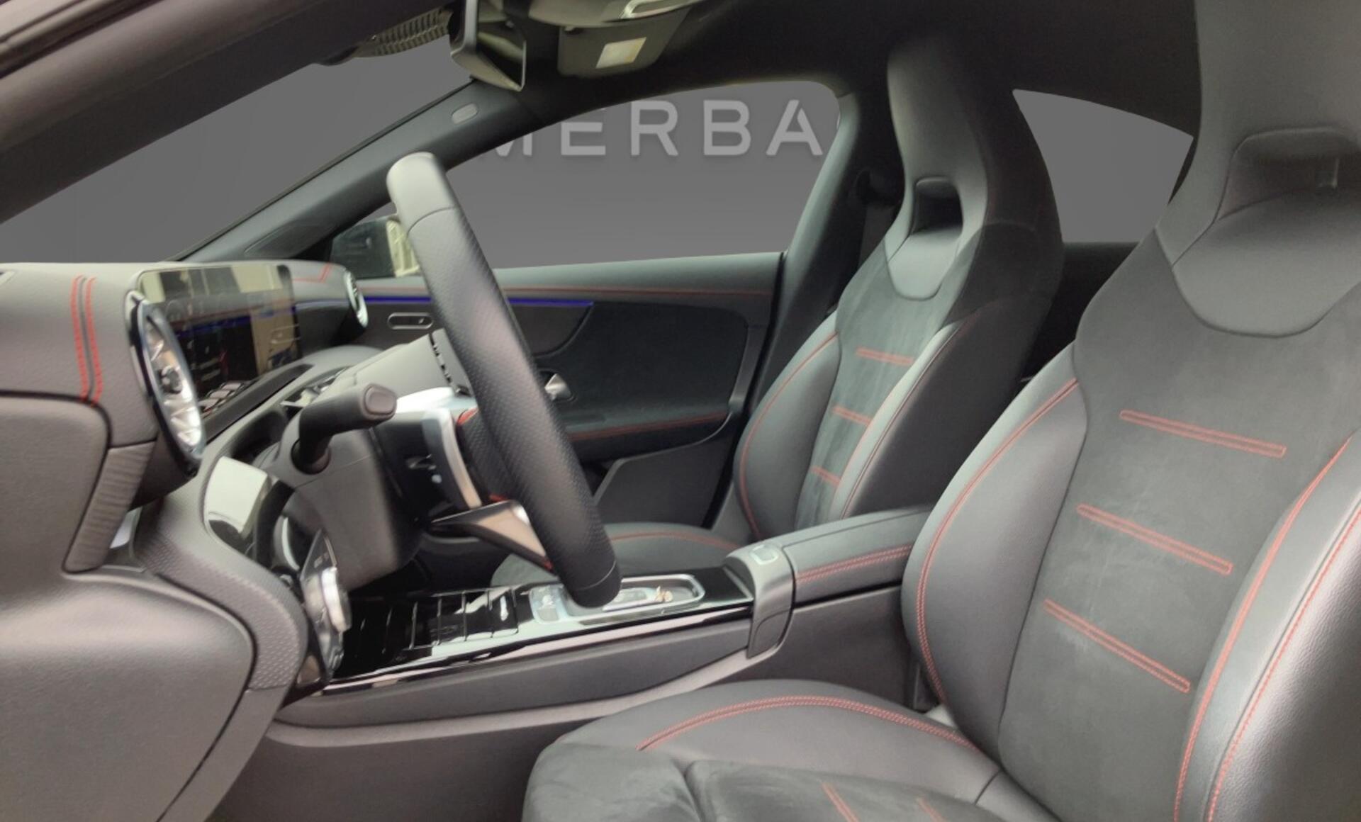 Mercedes-Benz - CLA 180 Coupé AMG Line