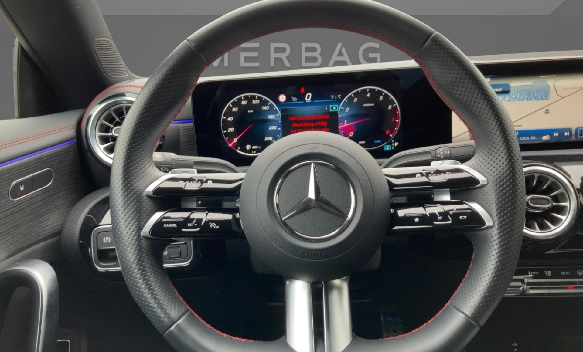 Mercedes-Benz - CLA 180 Coupé AMG Line