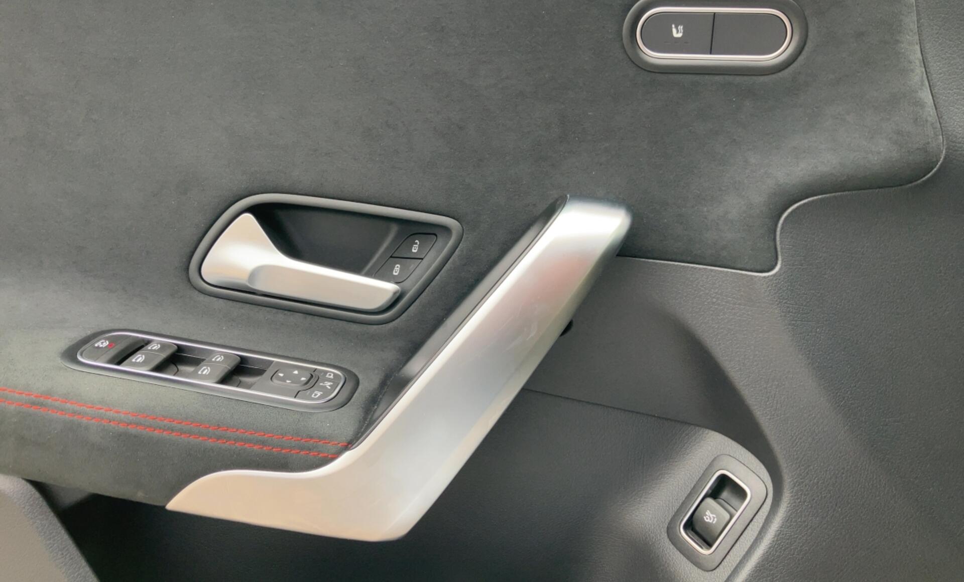 Mercedes-Benz - CLA 180 d Coupé AMG Line