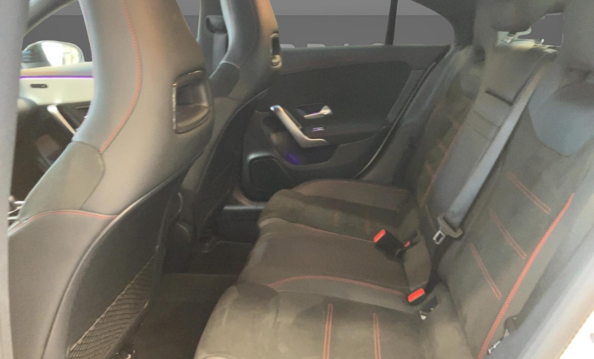 Mercedes-Benz - CLA 200 d Coupé AMG Line Facelift