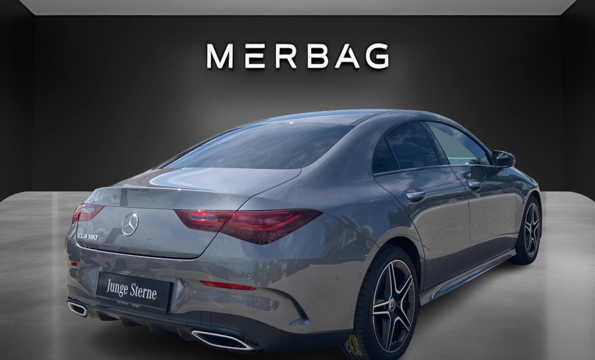Mercedes-Benz - CLA 180 Coupé AMG Line Facelift