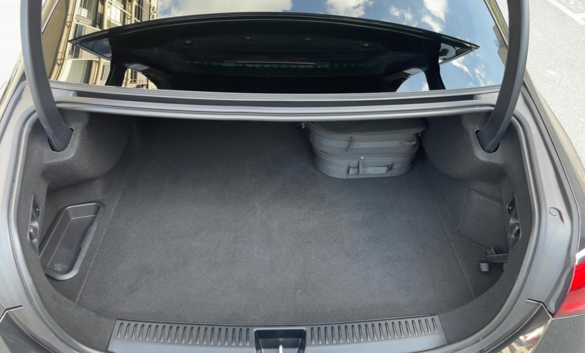 Mercedes-Benz - E 300 de 4MATIC Limousine mit EQ Hybrid Technologi