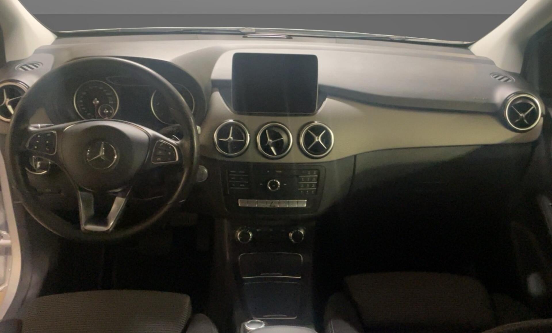 Mercedes-Benz - B 180 d