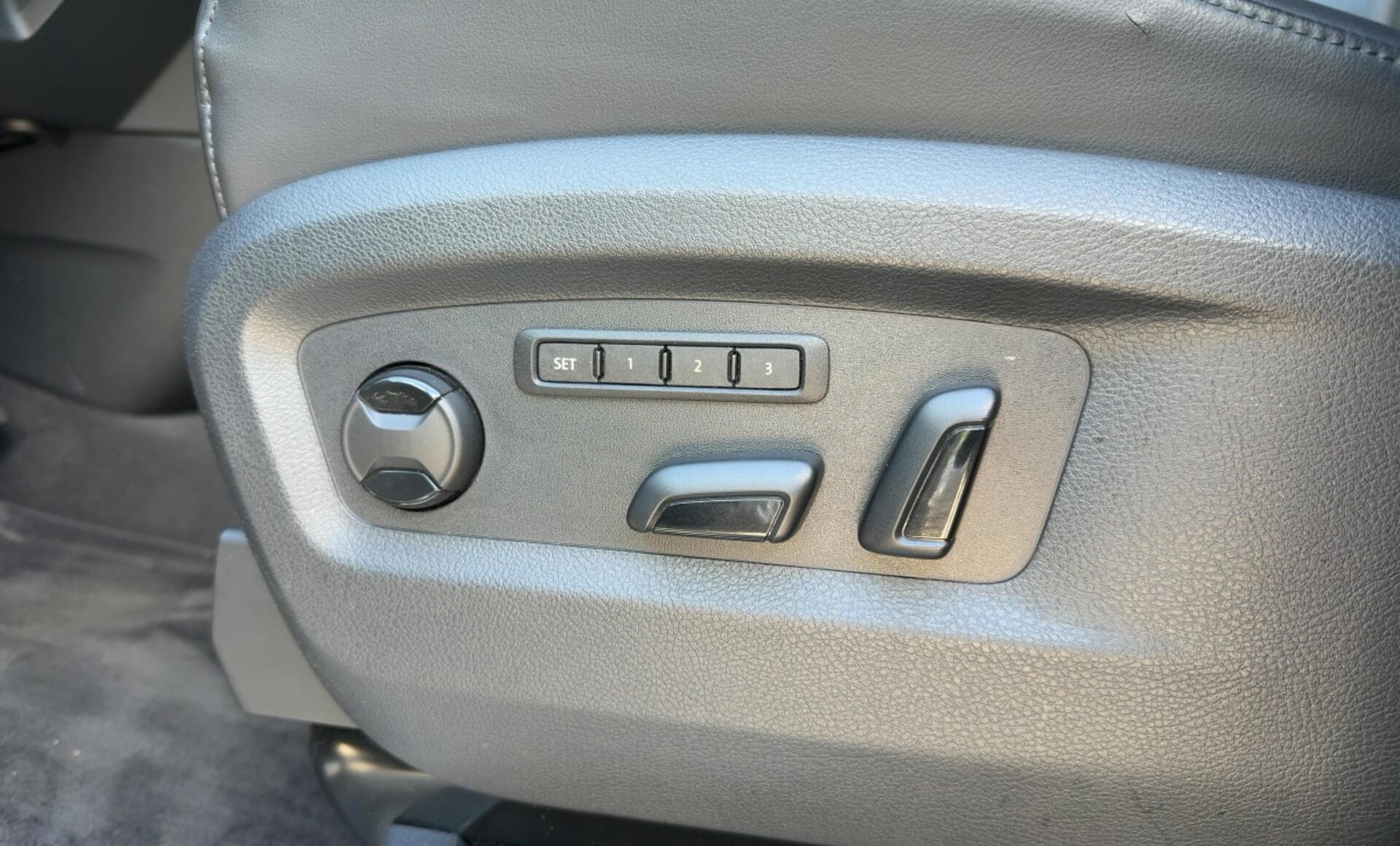 Volkswagen - MULTIVAN