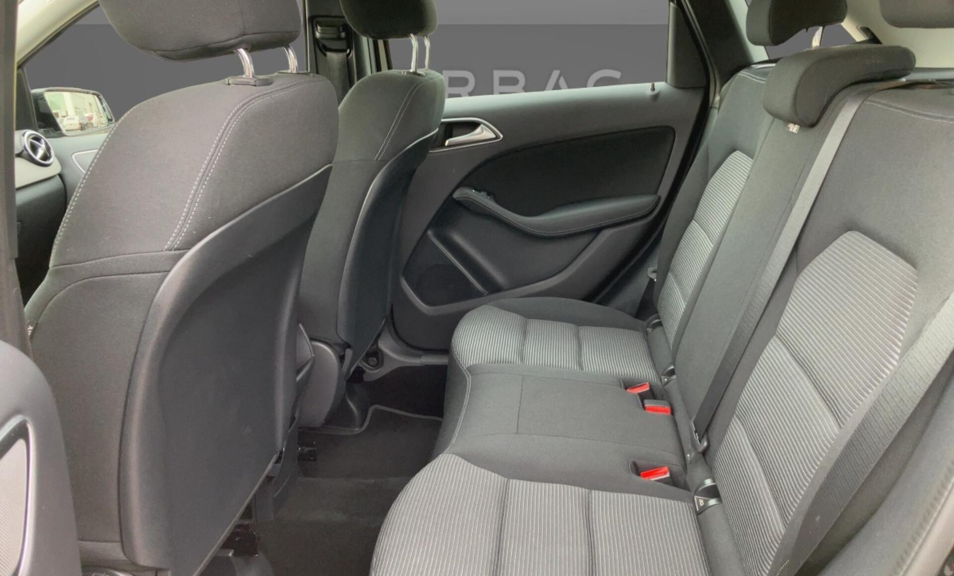 Mercedes-Benz - B 180 d
