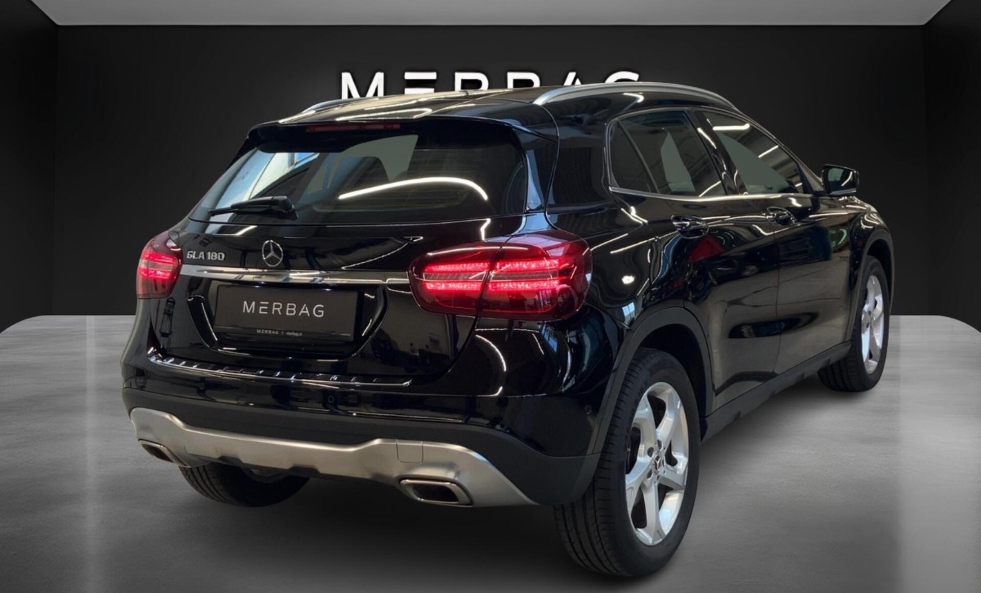 Mercedes-Benz - GLA 180