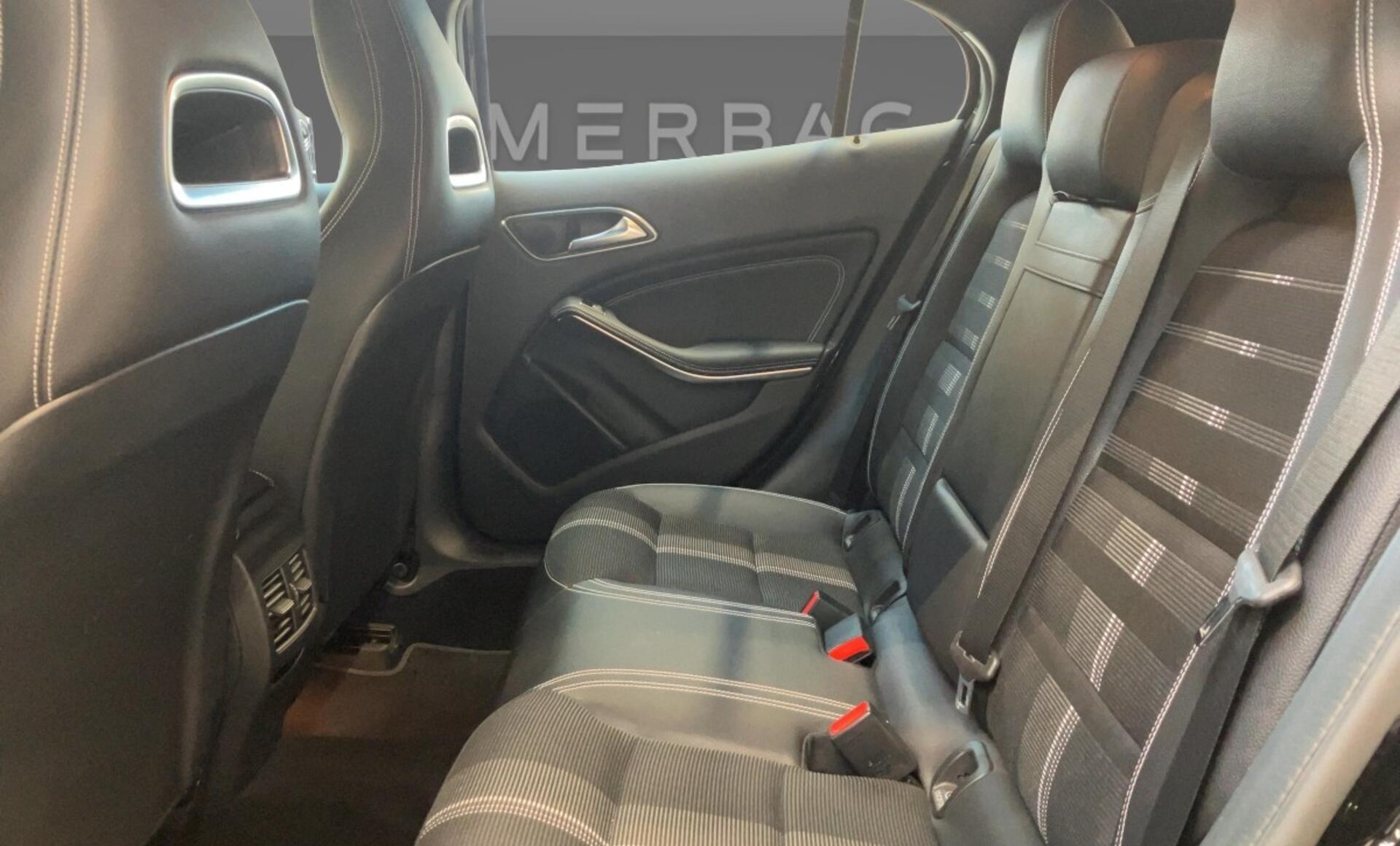 Mercedes-Benz - GLA 180