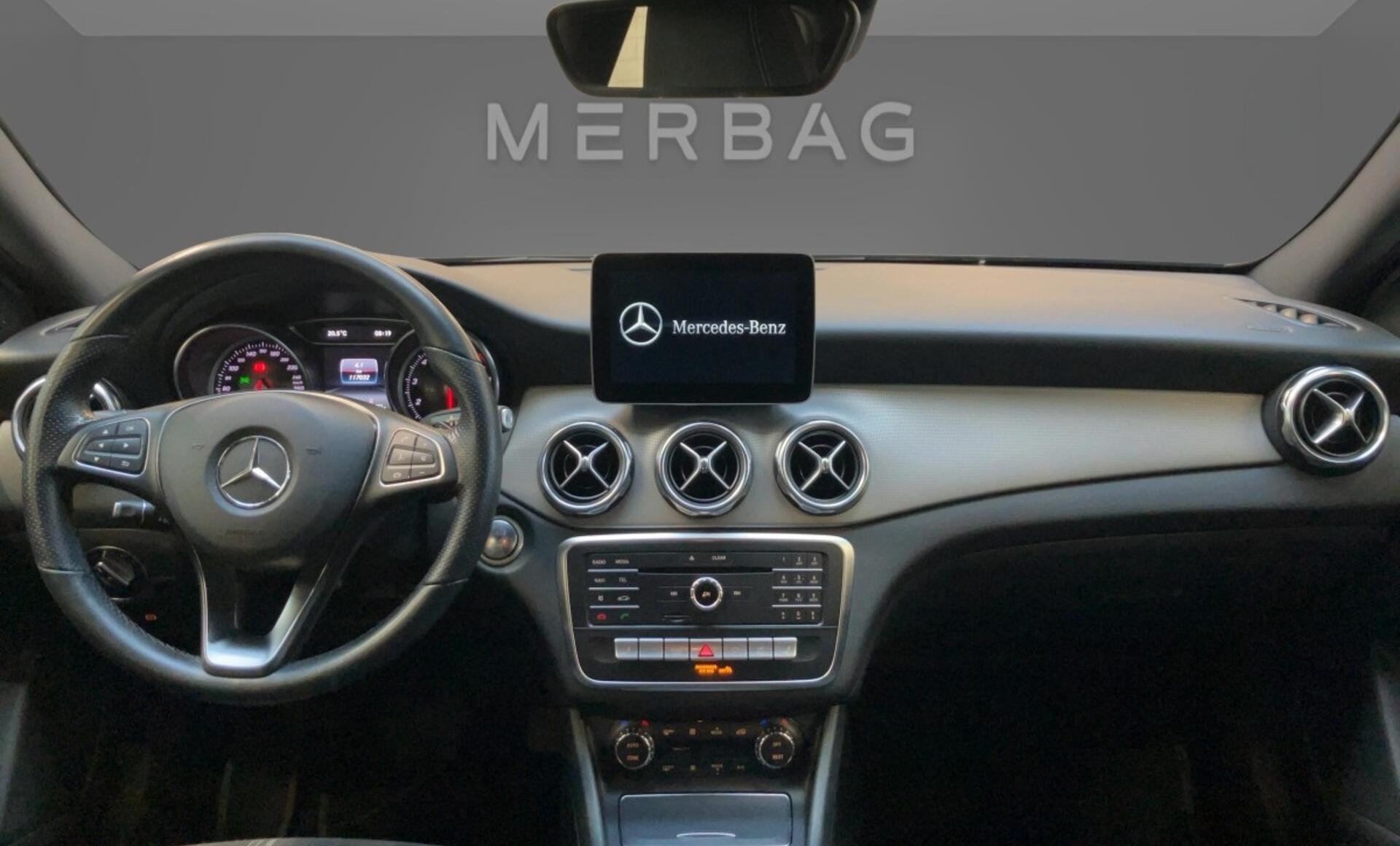 Mercedes-Benz - GLA 180