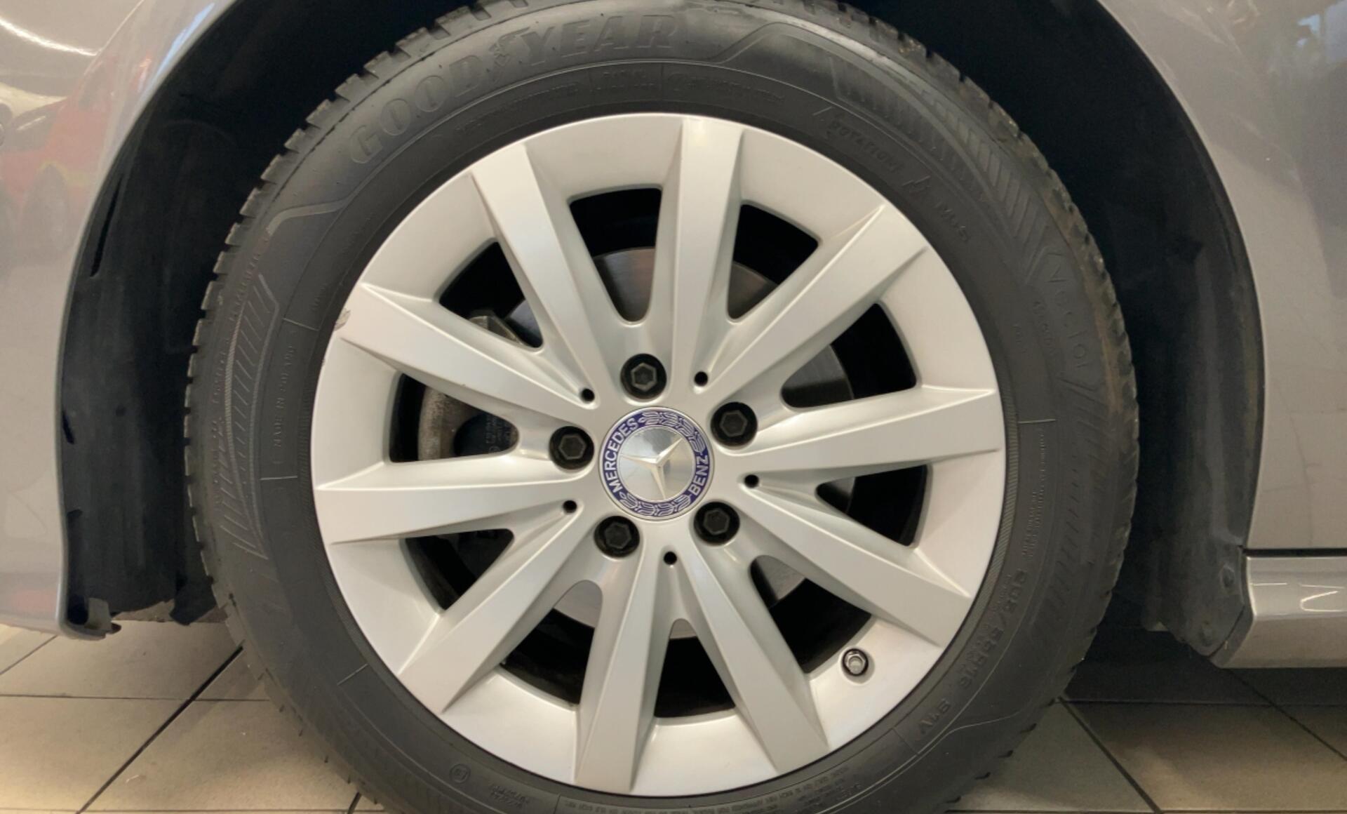 Mercedes-Benz - B 180 d