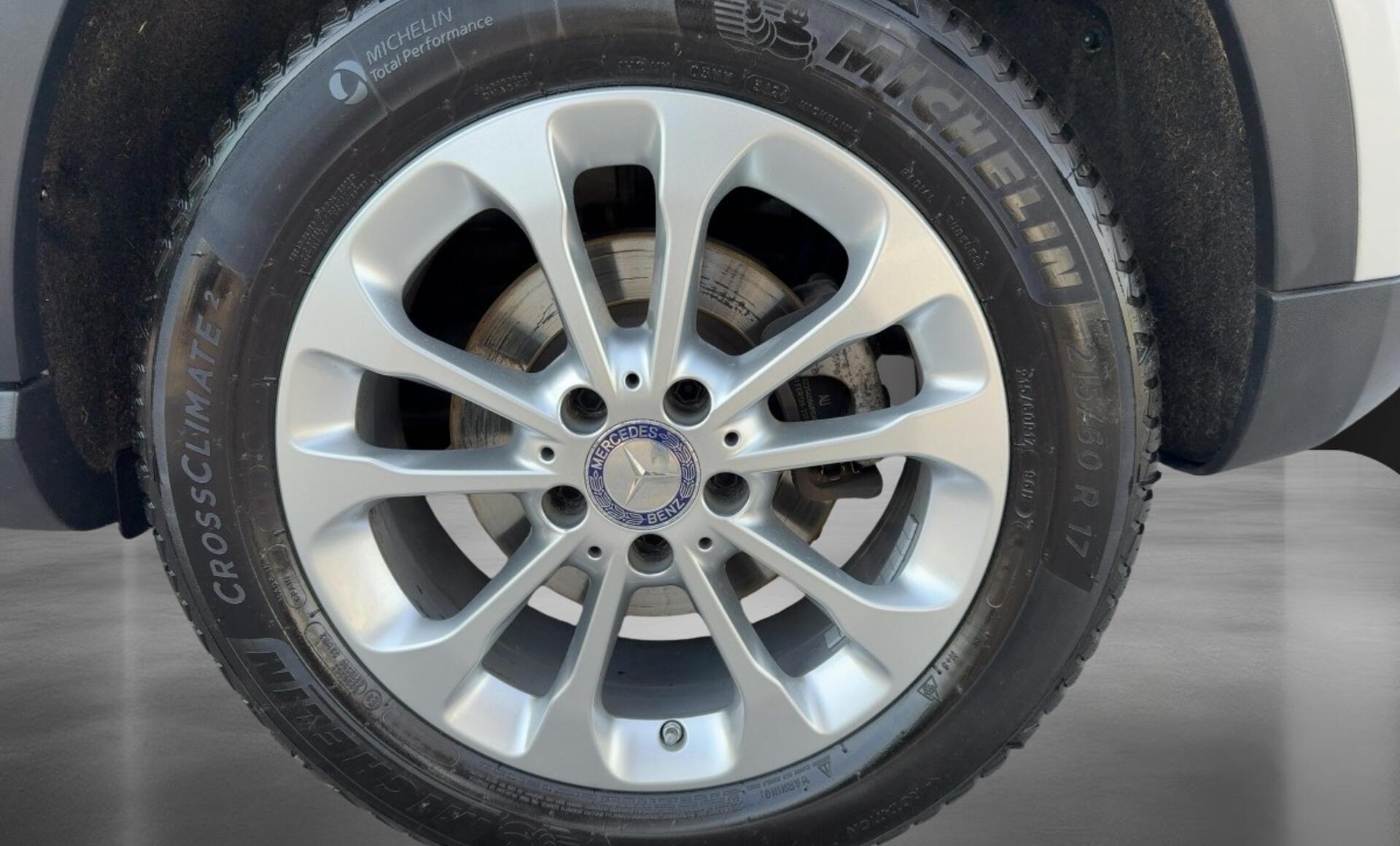 Mercedes-Benz - GLA 200 d 4MATIC