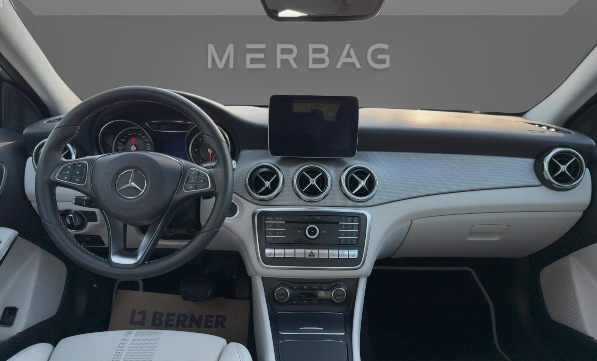 Mercedes-Benz - GLA 200 d 4MATIC